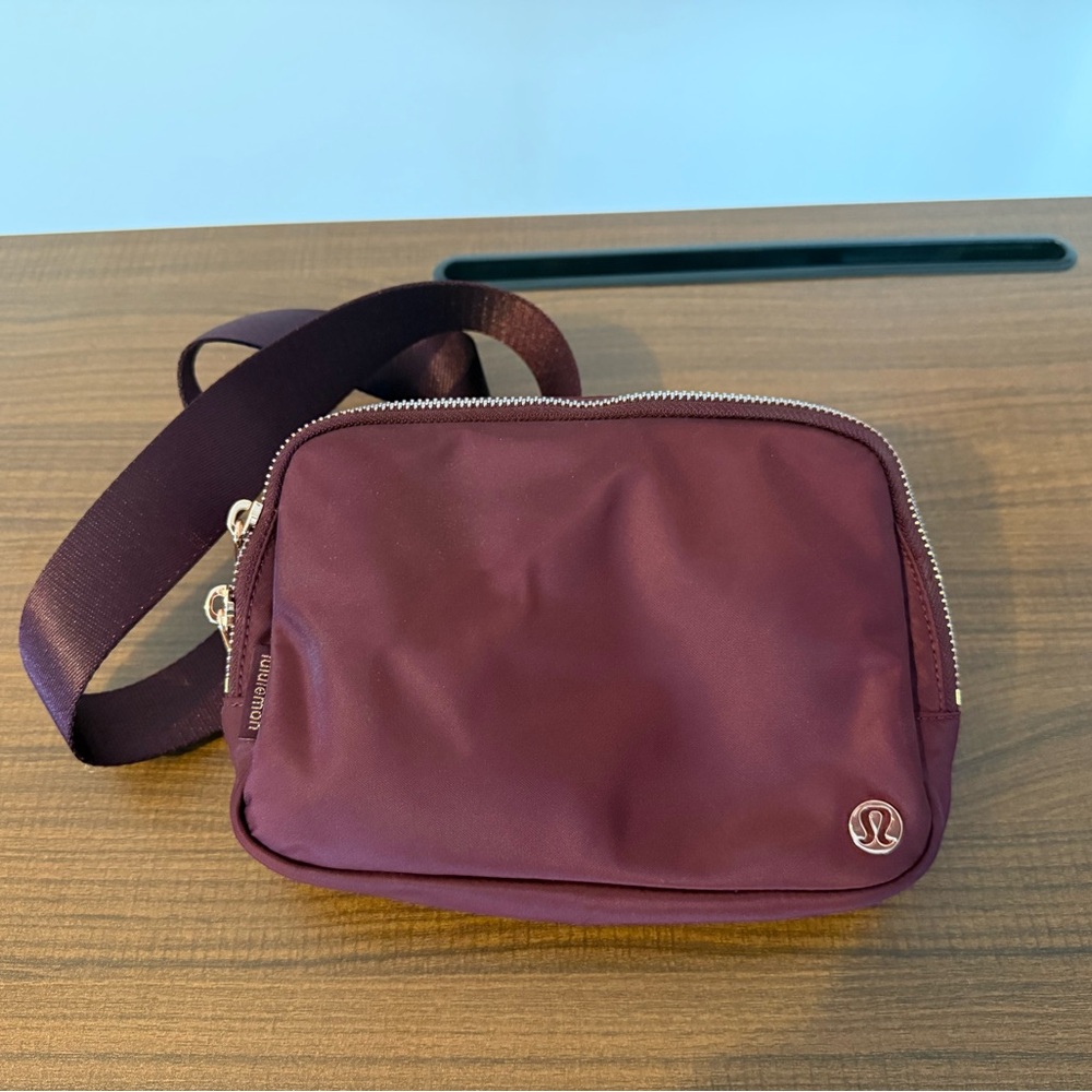 Lululemon Garnet/Rose Gold Belt Bag 2L